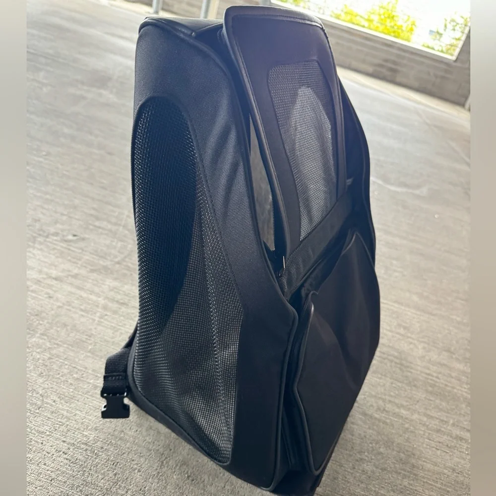 dog carrier